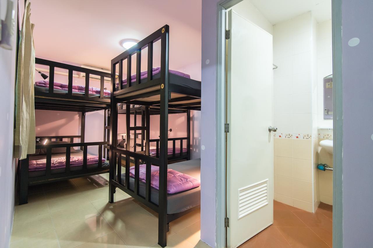 Full Stop. Hostel Patong Buitenkant foto