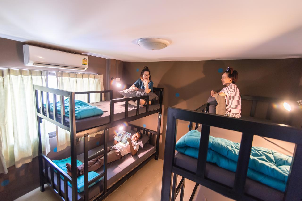 Full Stop. Hostel Patong Buitenkant foto
