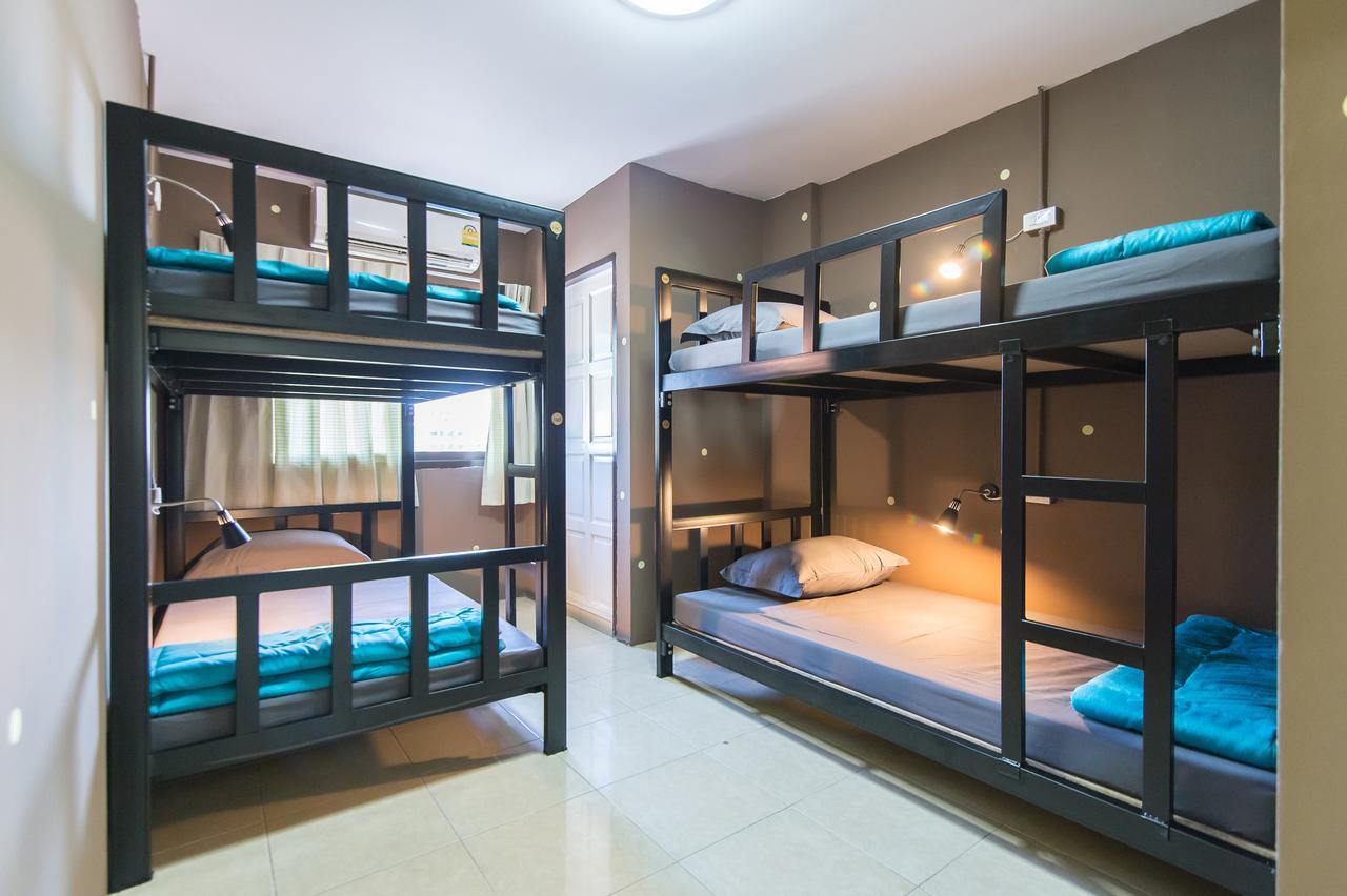Full Stop. Hostel Patong Buitenkant foto